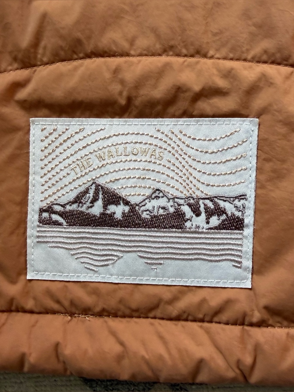 Columbia Women's small Wallowa Insulated quilted mountain print puffer Jacket - Picture 9 of 9